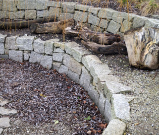 Senkgarten vor dem Museum für Gartenkultur